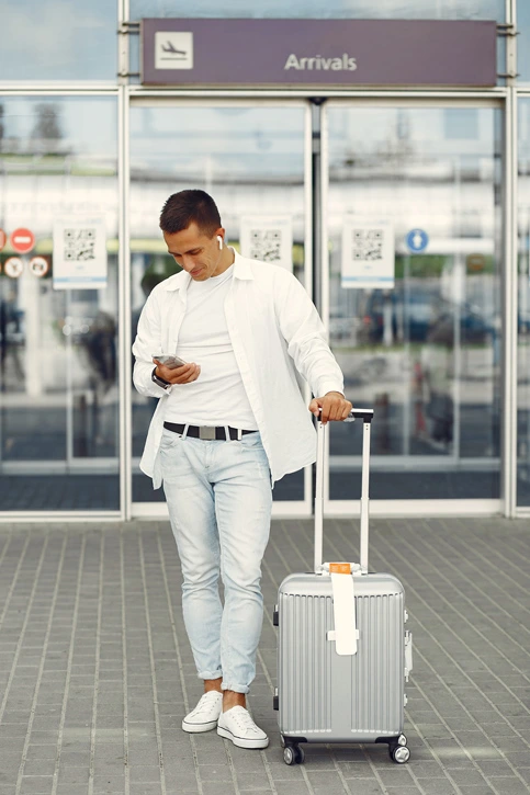 man-waiting-airport_service_sameer-2 sameer airport service zanderij suriname